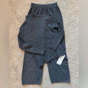 NWT cashmere / wool blend Small dark grey 2 piece set